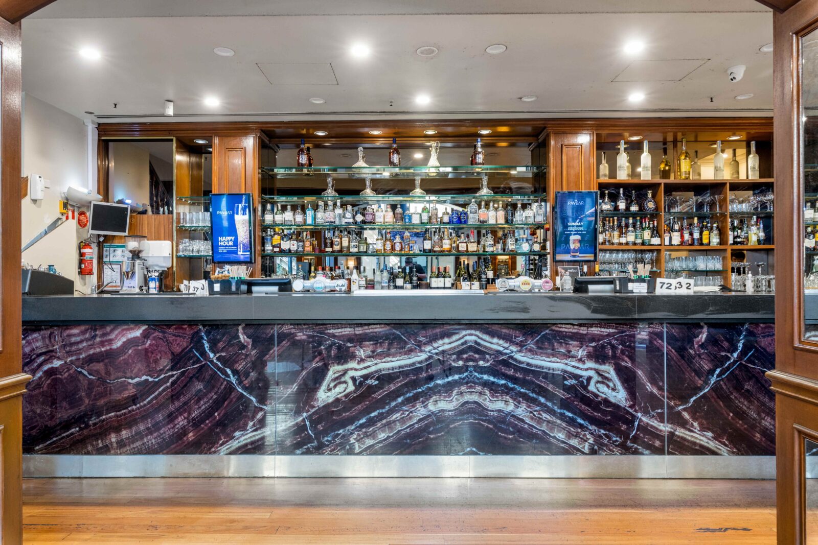 Bar with marble decorations