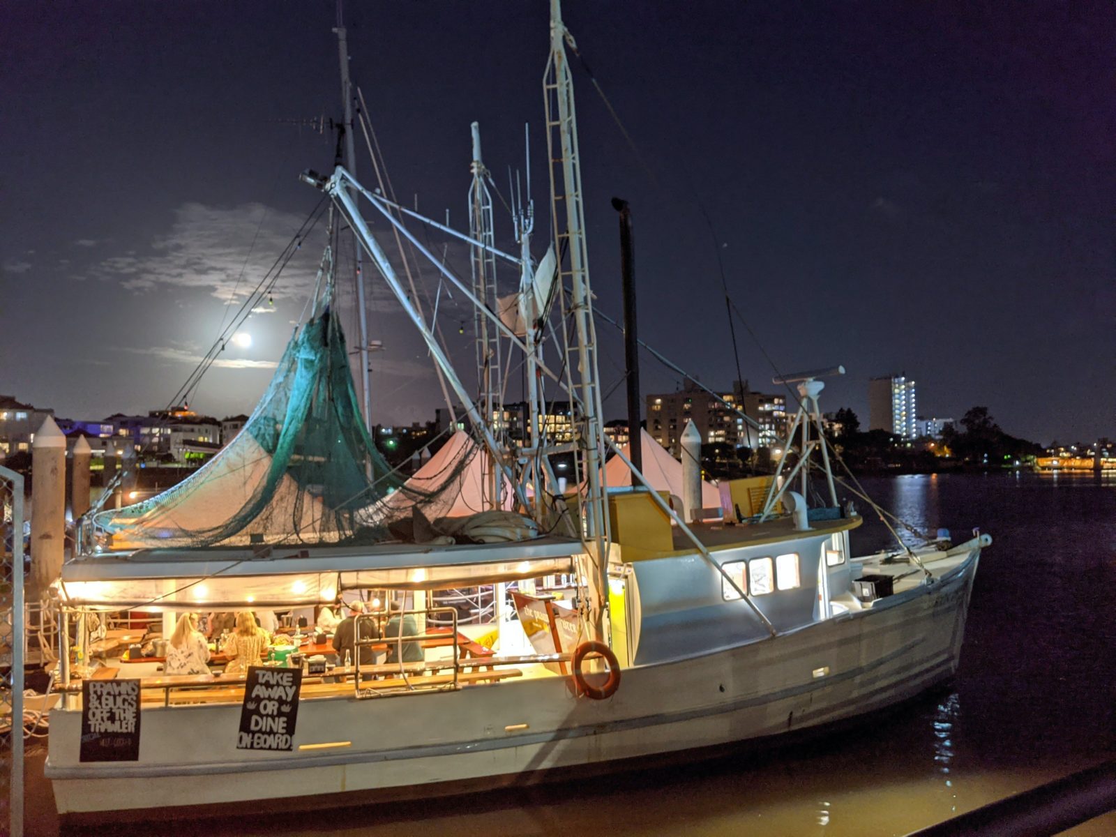 On water seafood dining experience, right in Brisbane's CBD