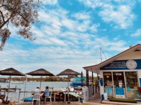 Eco Noosa Shop front Boat Hire, Waterbikes , SUP and coffee Kiosk