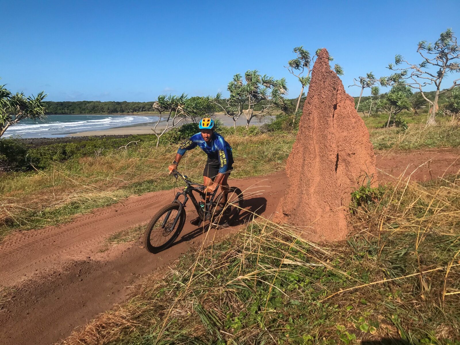Rider rounding a point on the 5 Beaches track