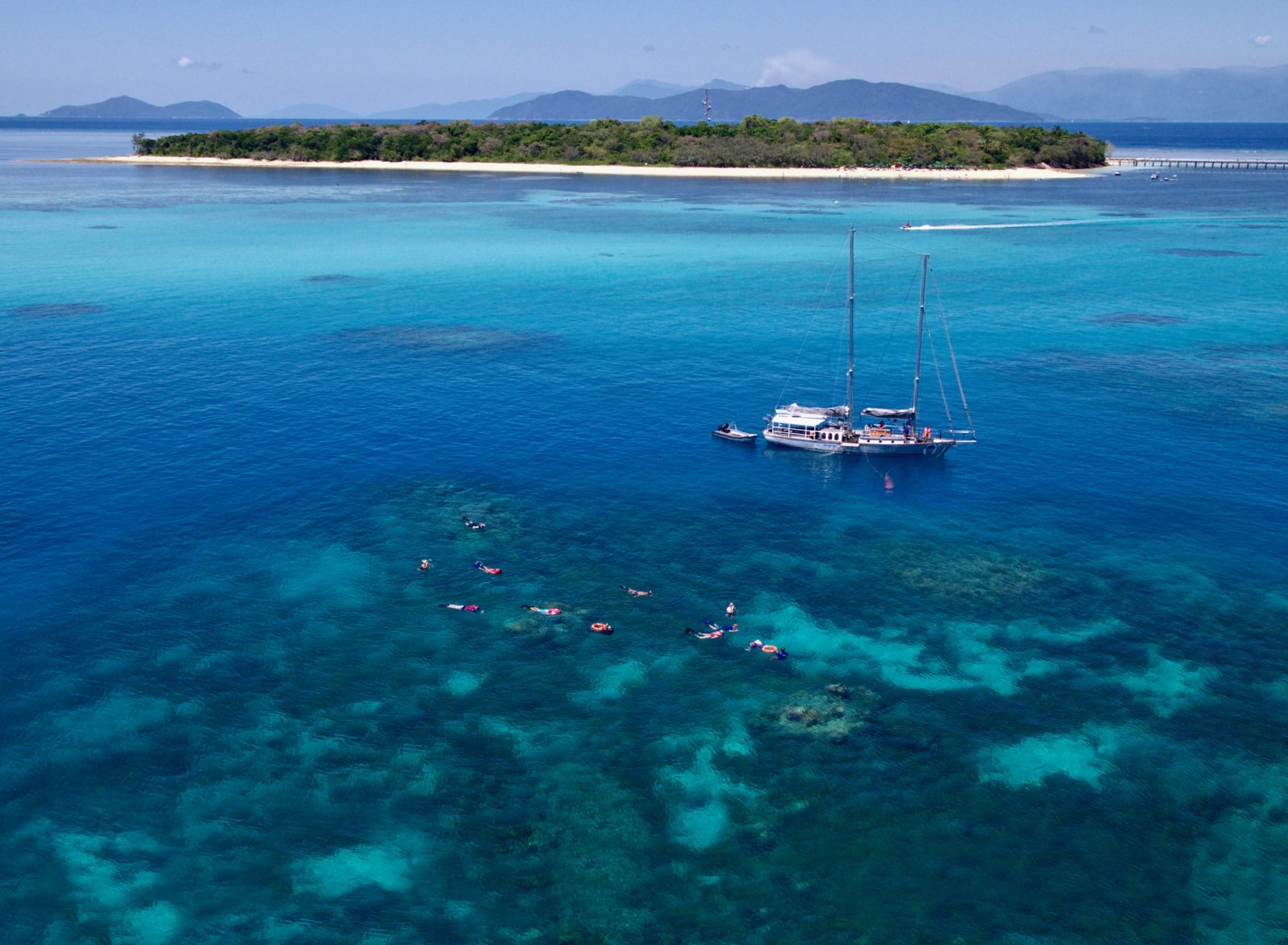 Ocean Free – Sail to Green Island & the Great Barrier Reef