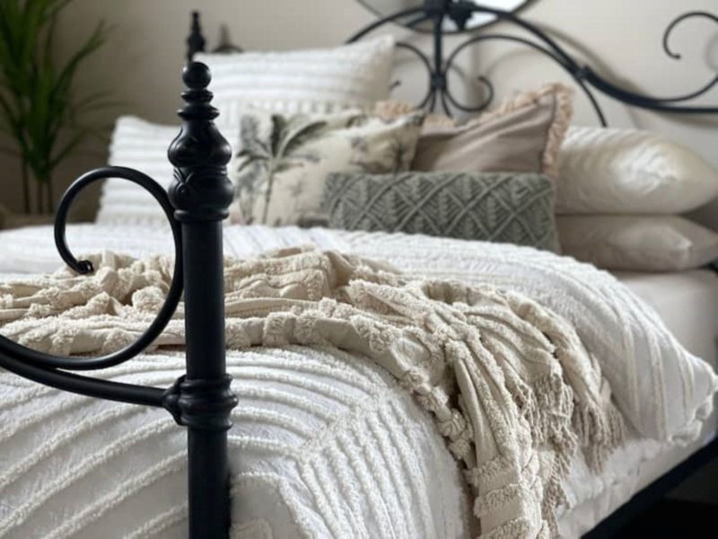 Luxury Queen Bed in Master Retreat