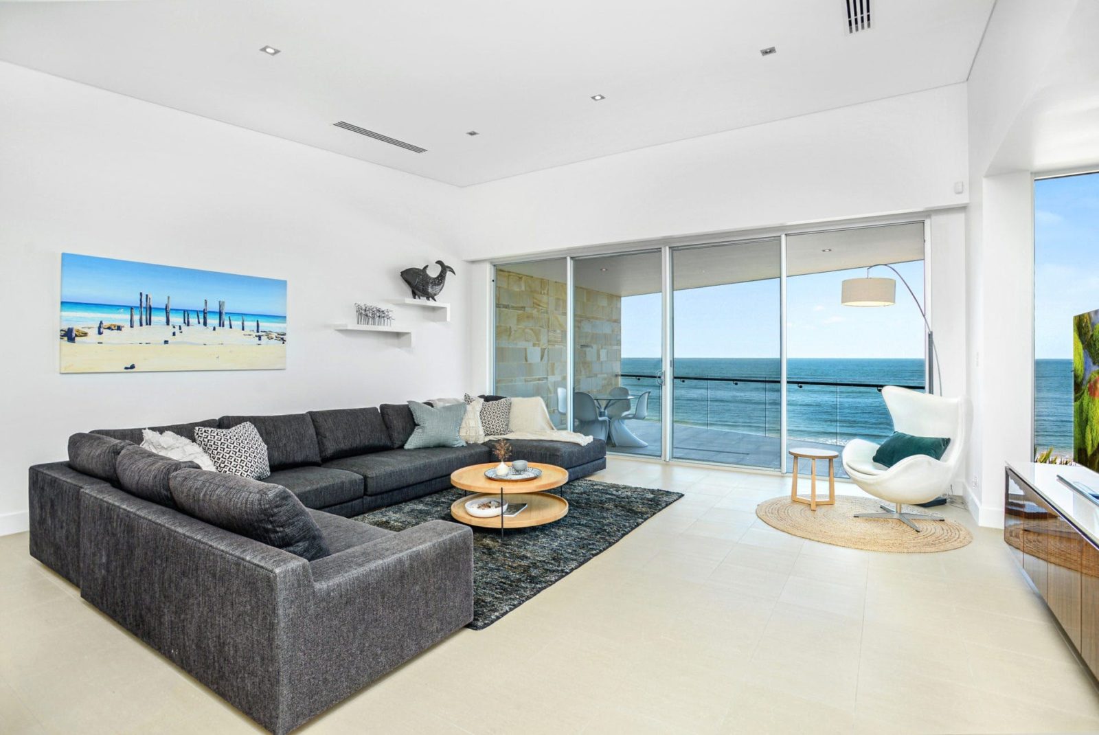 Absolute - panoramic sea views from the living area