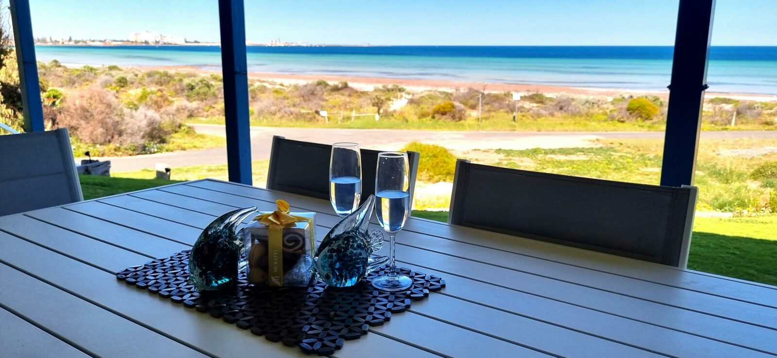 Our outdoor dining table looking out over Wallaroo Beach