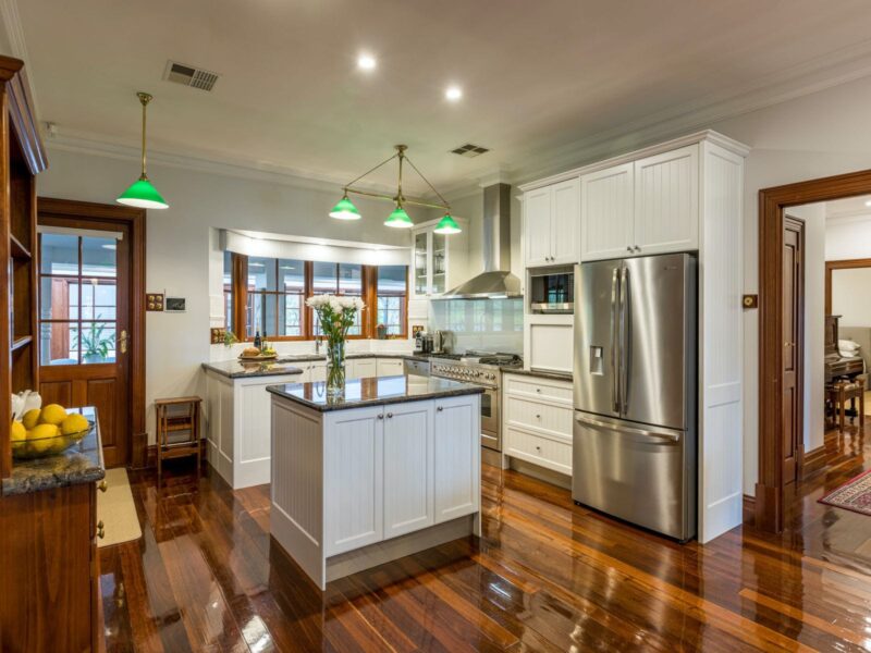 Fully Equipped Gourmet Hamptons Style Kitchen