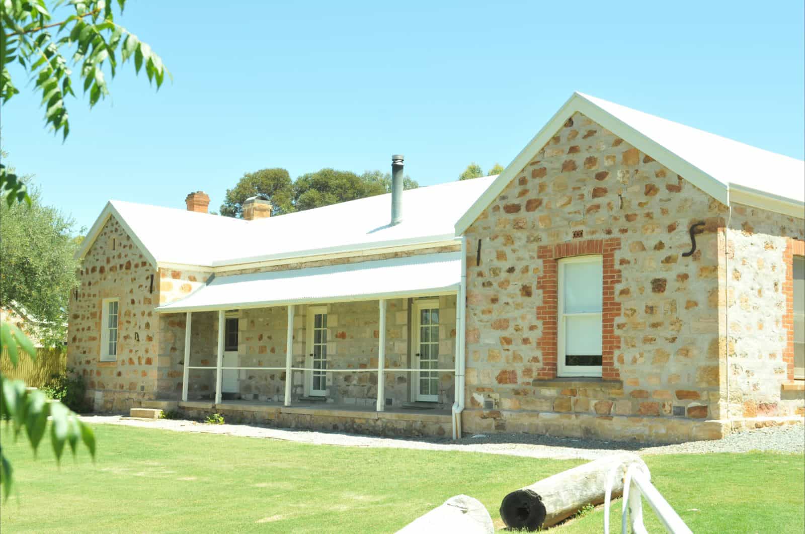 The Manager's House at Bungaree Station is a 3 bedroom cottage, accommodating up to 7 guests.