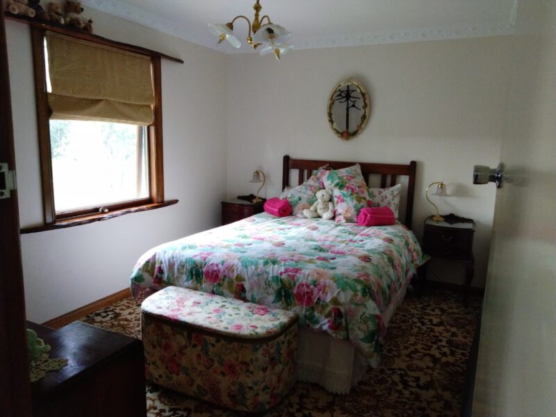 Nannas Rose Cottage Main Bedroom. Sleeps 2. July 2020