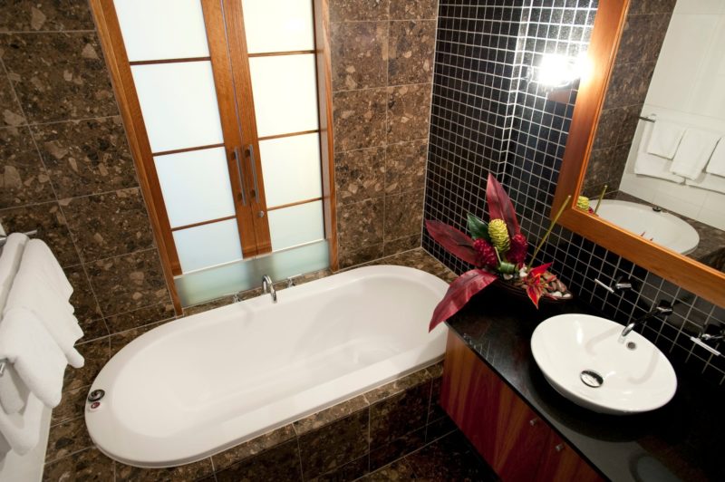 Majestic Roof Garden Hotel Superior Room Bath