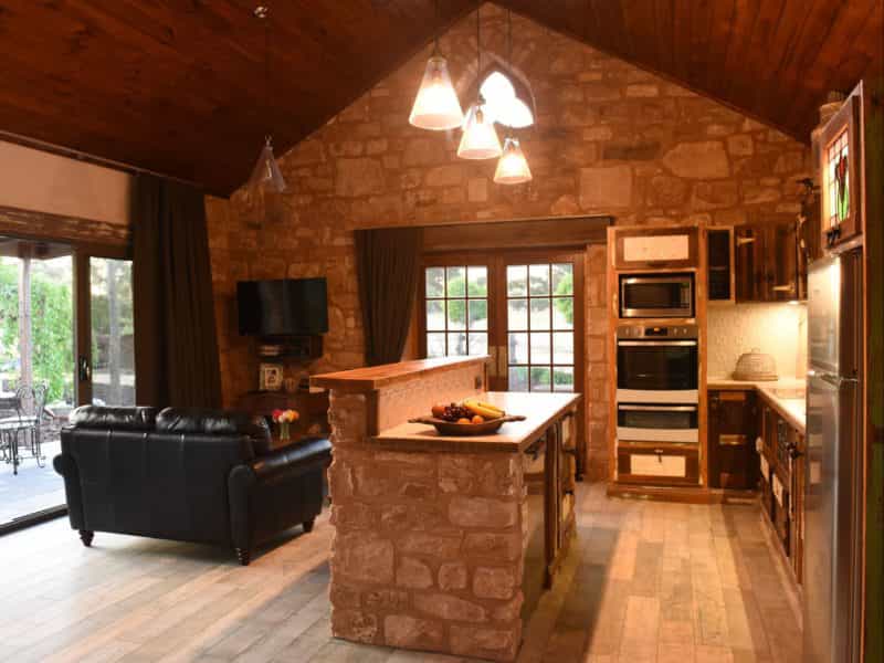 Riverline Cottage Kitchen and Lounge