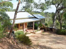 Trestrail Cottage nested perfectly to face the East sunrise and take in the Clare Valley views