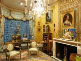Opulent splendour of David Roche's bedroom