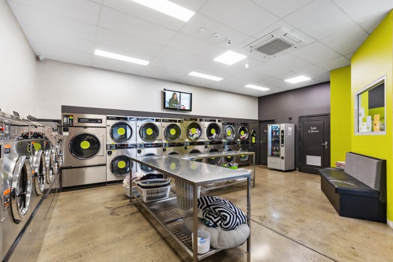 washer, dryers, bench