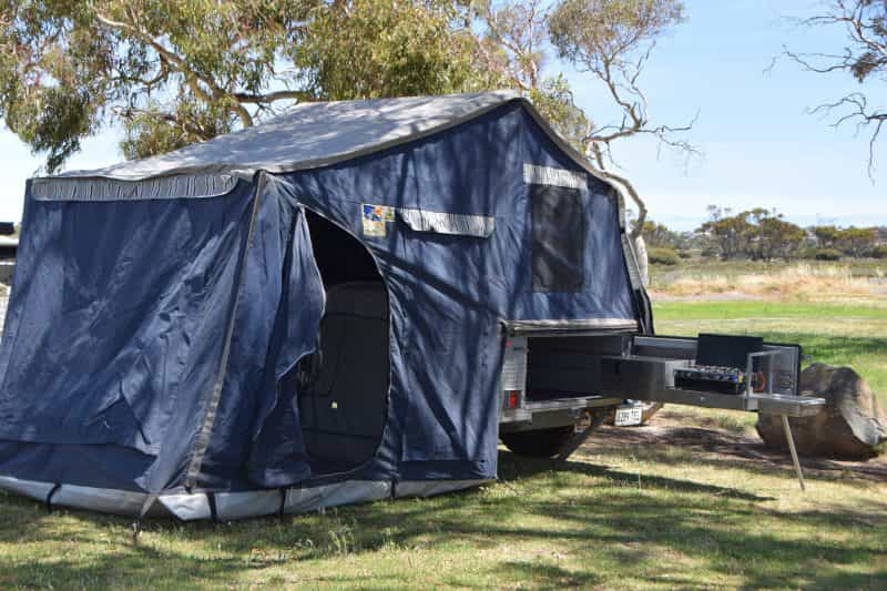 Quick setup camper trailer