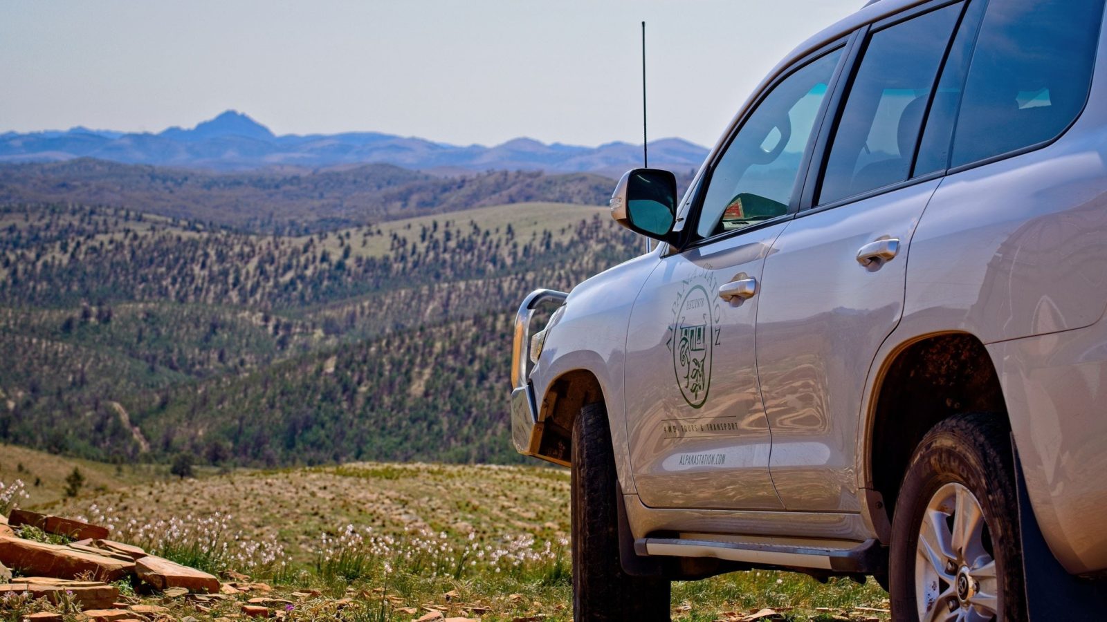At 700m above sea level Mt Nielsen is one of the highest peaks in the Flinders with 4WD access