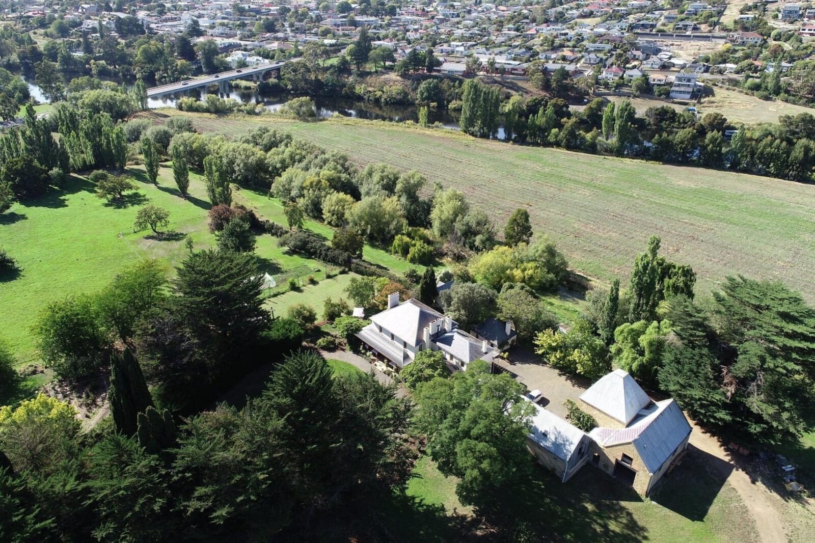 aerial photograph of Glen Derwent property