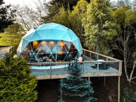 Fir's End luxury dome includes stunning double slipper outdoor bath.