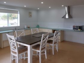 Fully accessible kitchen / dining