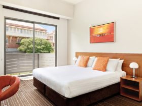 Mantra Charles Hotel - Hotel King Room