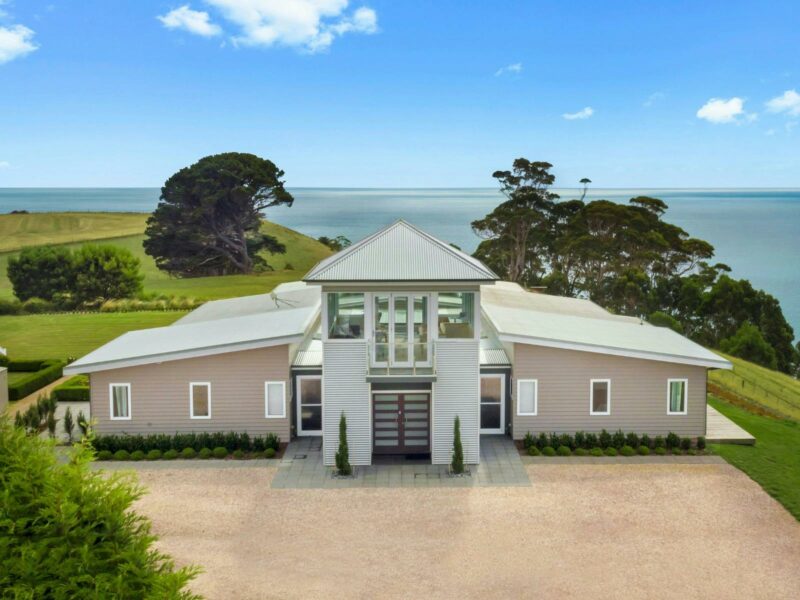 TABLE HOUSE ABOVE BASS STRAIT