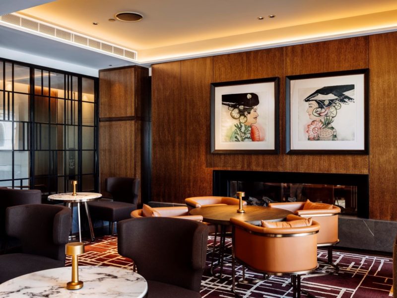 Deco Lounge offers an artistic and elegant atmosphere