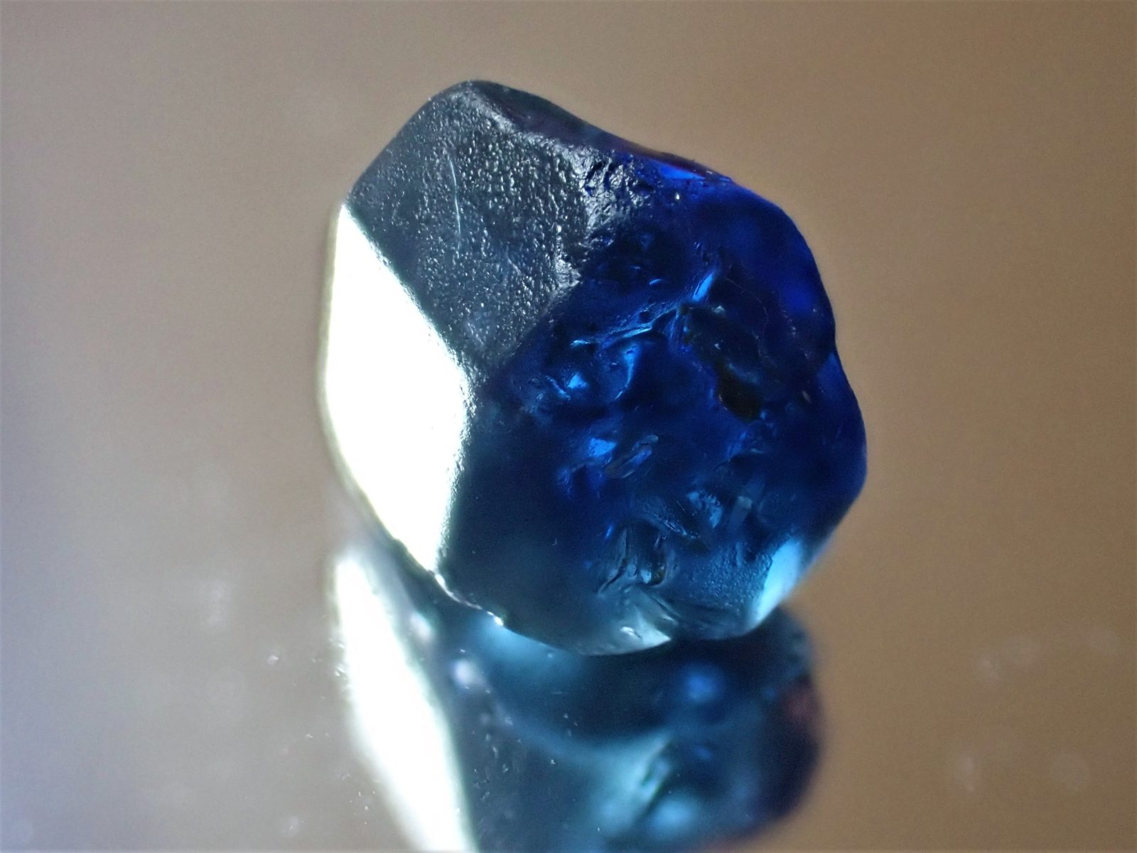 6 crt Tassie blue sapphire crystal