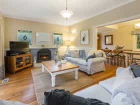 Shearwater cottage - lounge