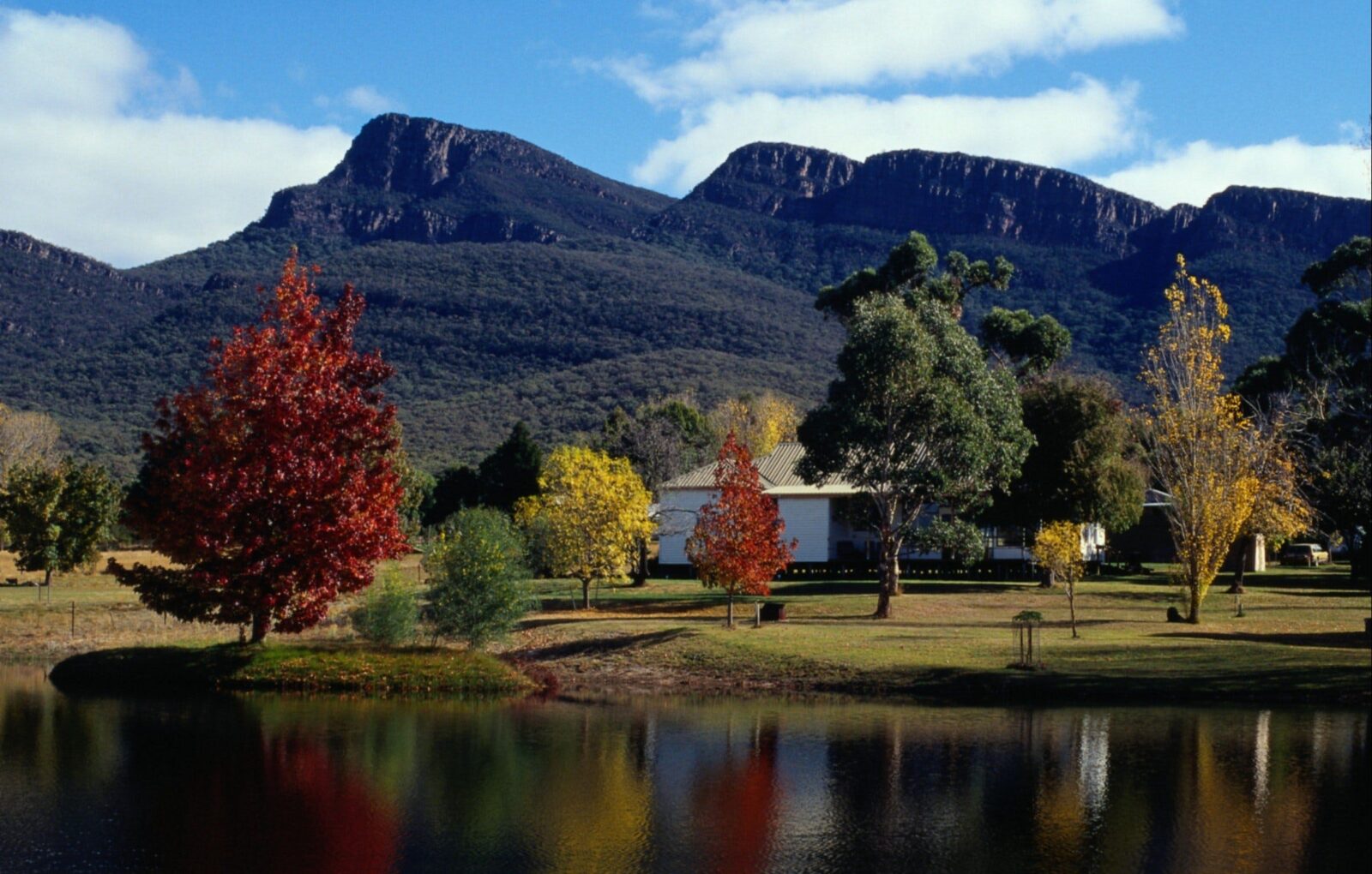 Autumn colours and the Grampians thrid highest mountain, Redman Bluff from Grampians Paradise