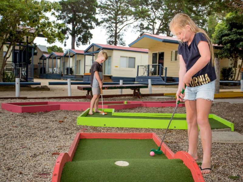 Ingenia Holidays Torquay Girls Golfing