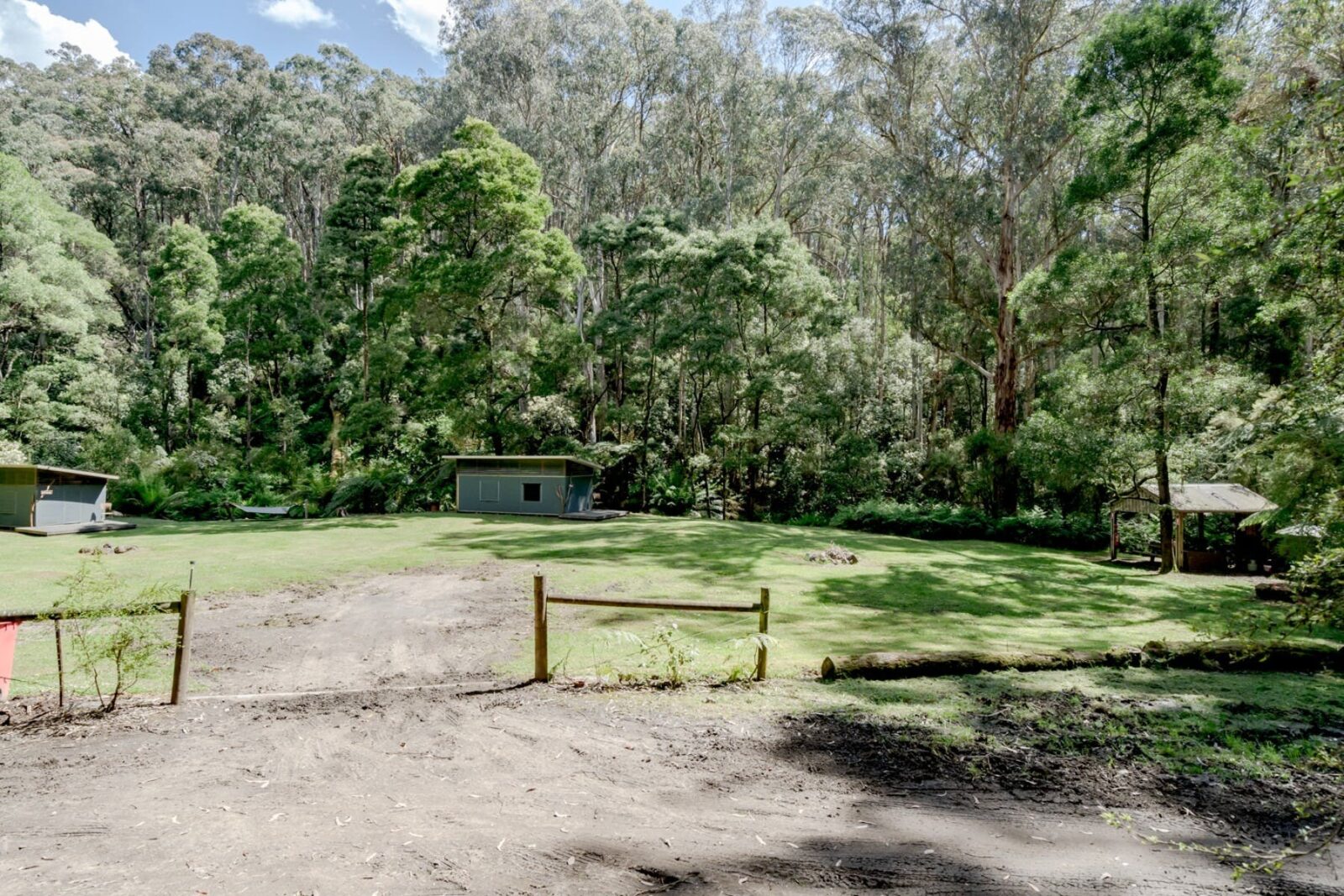 King Parrot Campground entrance