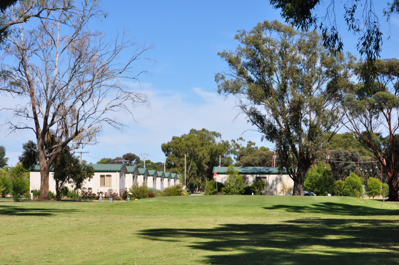 Cabin Accomodation at the Numurkah Golf Club