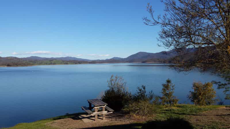 View from Picnic Point over Lake Eildon