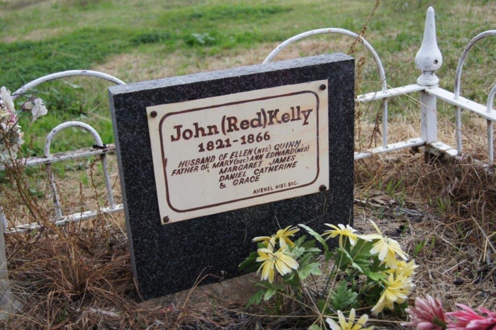 Photo of the memorial plaque on John 'Red' Kelly's grave