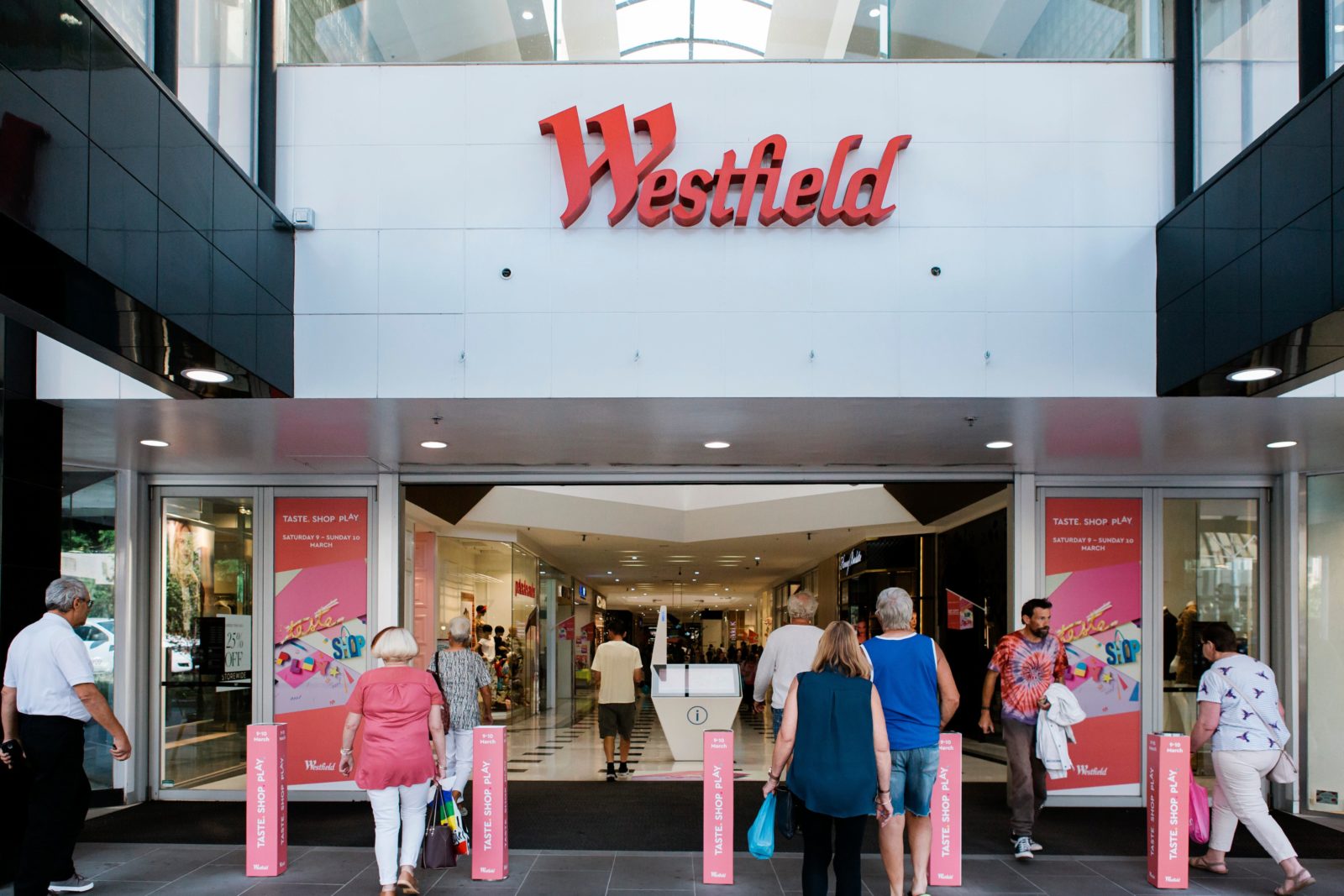 Westfield Geelong Malop street entrance with customers