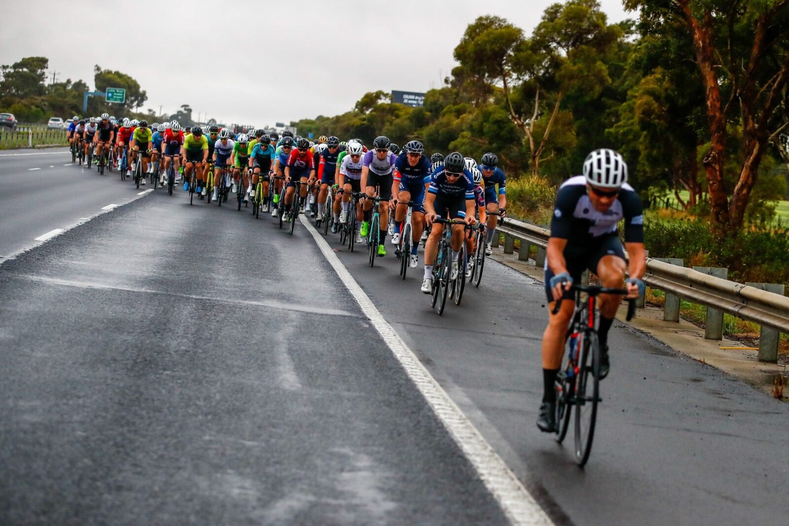 Cyclist group from Melbourne to Warrnambool