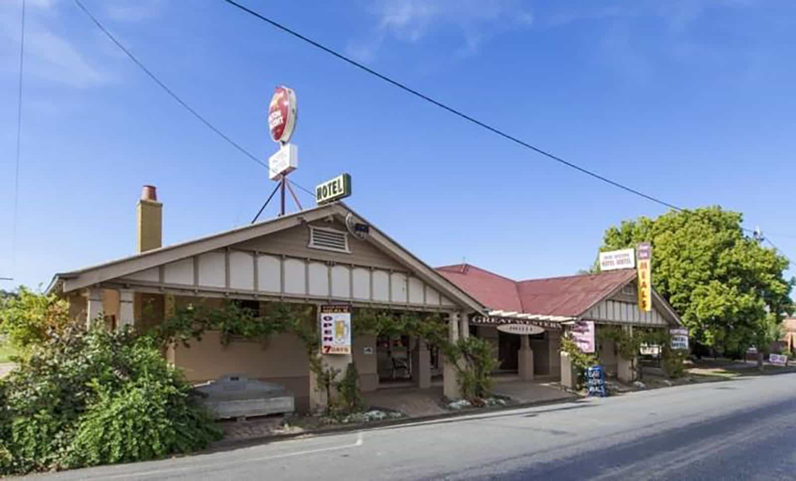 Situated at the foothills of the Grampians, the Great Western Hotel.