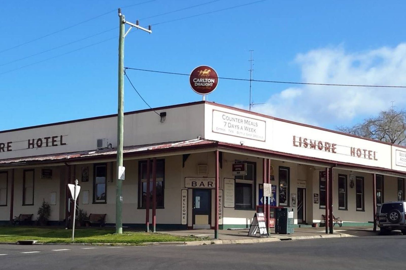 Front Facade of the Lismore Hotel