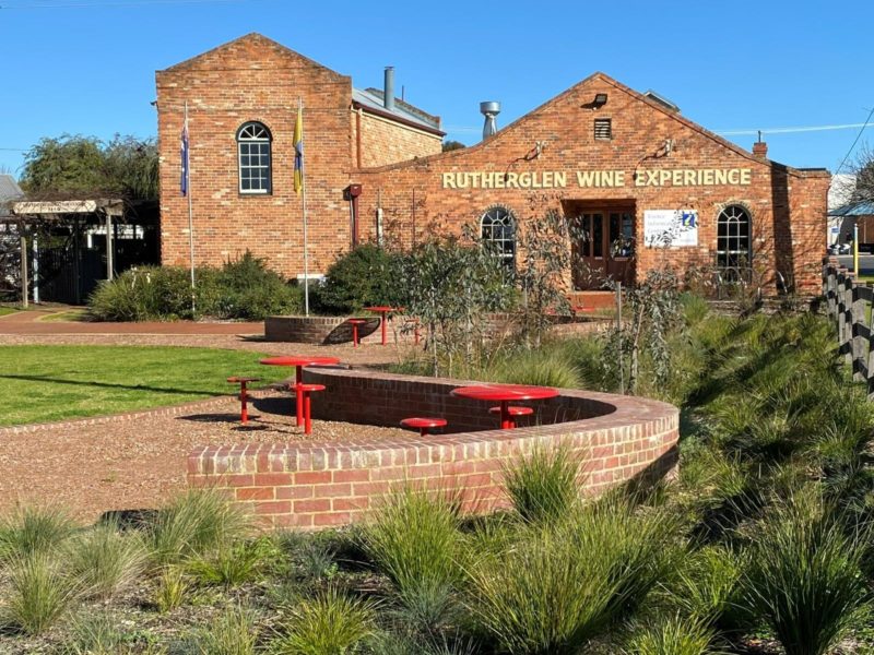 BYO picnic with these outdoor dining options