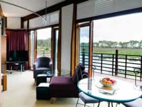 Bettenay's Lakeside Chalets and Luxury Spa Apartment, Cowaramup, Western Australia