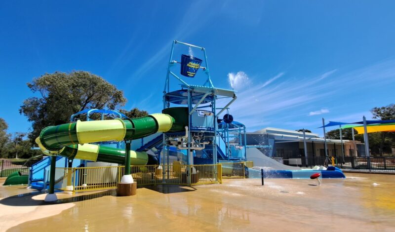 BIG4 Emu Beach Splash Park with giant tipping bucket