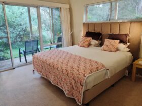 Margaret River BnB Redgate Room Bathroom King Bed with view to garden and forest