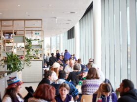 Fremantle Dockers supporters Dining at City View Cafe