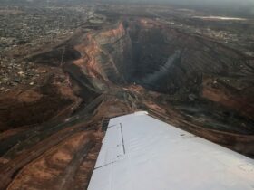 See the majestic Kalgoorlie Super Pit from the best viewpoint you can get!