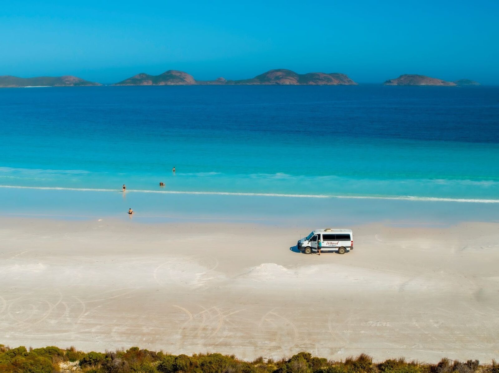 Untamed Escapes vehicle on the beach in Esperance